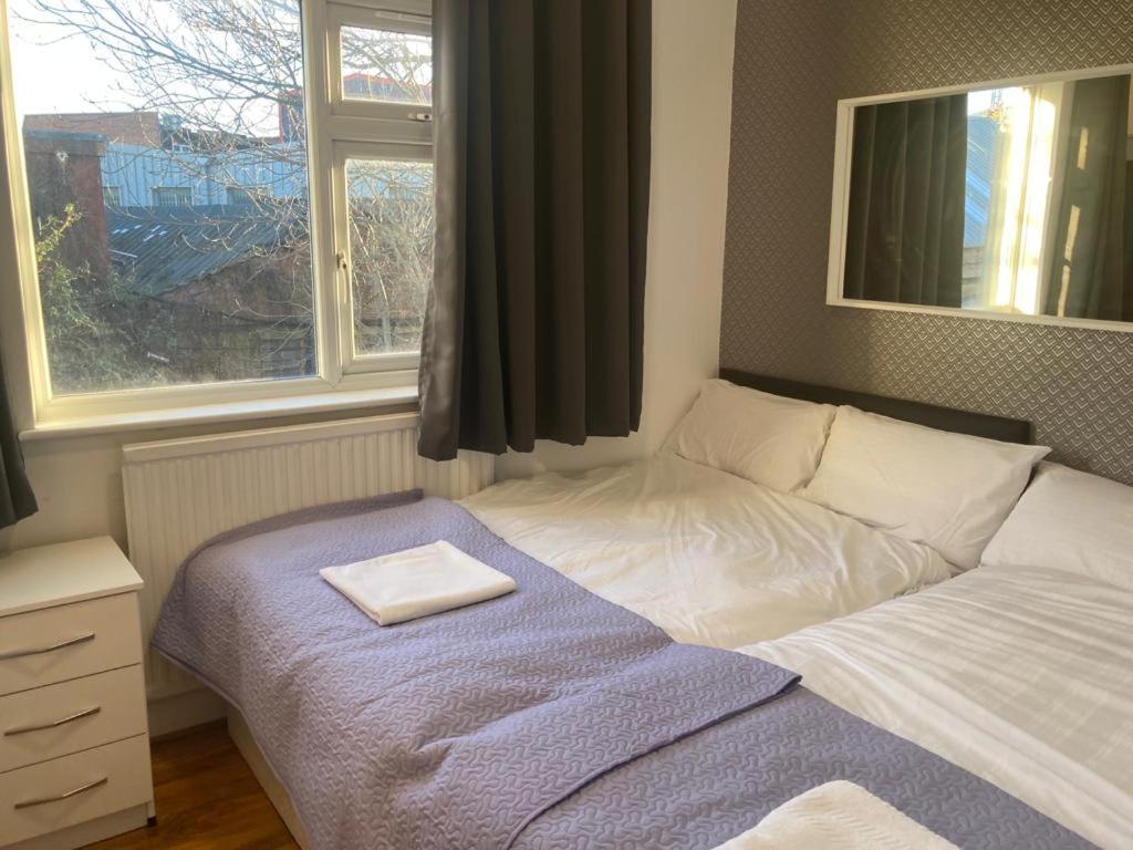 Twin Towerd Hotel London Kültér fotó