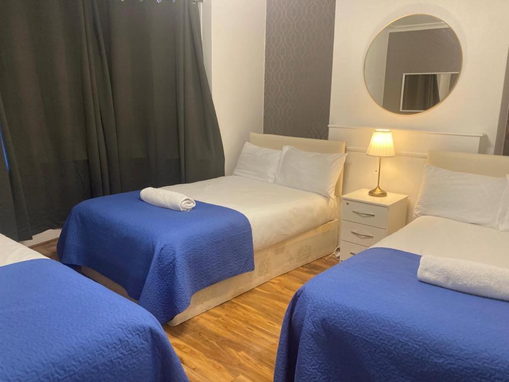 Twin Towerd Hotel London Kültér fotó